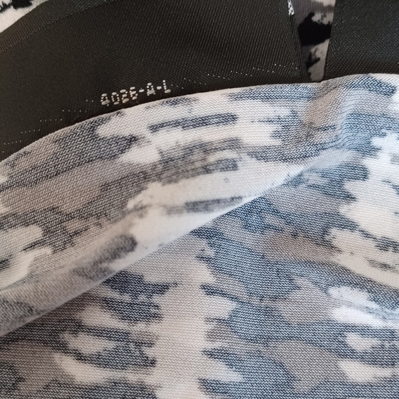 attention Brand Dress (M) Excellent Pre-Owned Condition Polyester/Spandex Belted - Picture 4 of 7